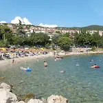 Fuer 4-5 Personen- 100m Vom Entfernt By Interhome * Crikvenica